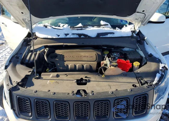 3C4NJDBB4KT724143: 74135965