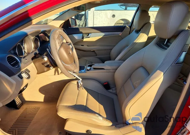 WDDGJ5HB1FG406177: 72864615