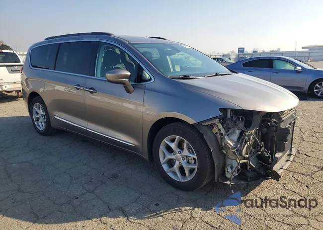 2C4RC1BG8HR628677: 74820155