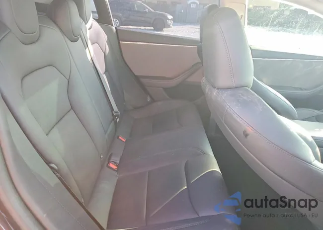 5YJ3E1EA7RF727639: 98588125