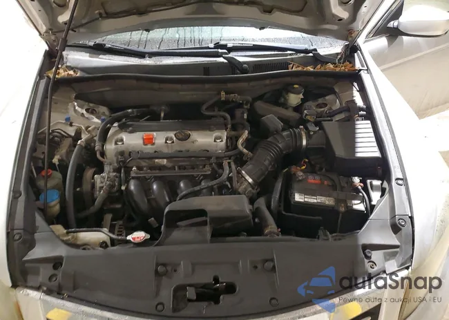 1HGCP2F64BA128742: 73612355