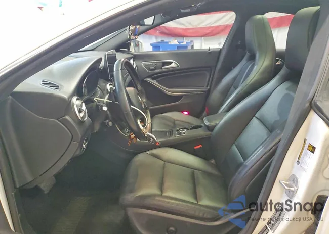 WDDSJ4GB8FN235882: 72135435