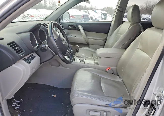 5TDBK3EH0CS136102: 98591705