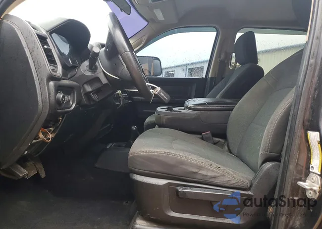 3C6UR5CJ3KG676828: 96841195