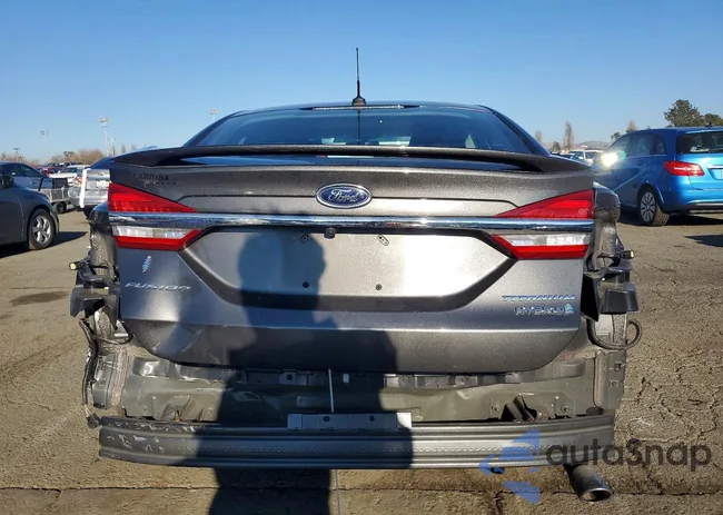 3FA6P0RU4JR218705: 73735525