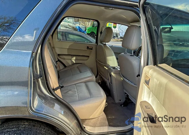 1FMCU49H78KD74215: 73109575