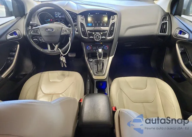 1FADP3J27HL287867: 72347635