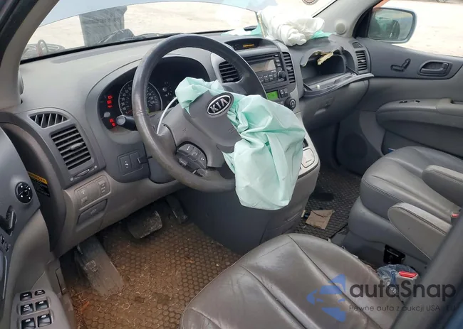 KNDMB233686214819: 98632225