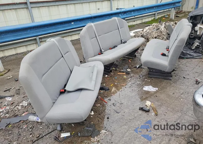 1FBNE3BL2ADA68251: 99888535