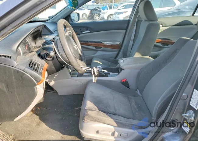 1HGCP2F7XCA221596: 74257345