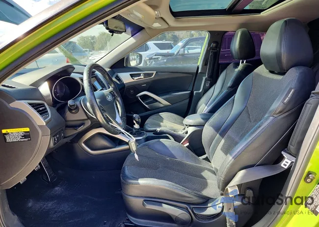 KMHTC6AD0CU068221: 74917405