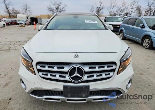 WDCTG4GB6KJ549698: 97936555