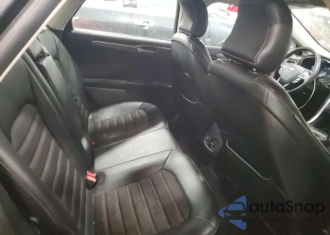 3FA6P0LU9HR300058: 74259465