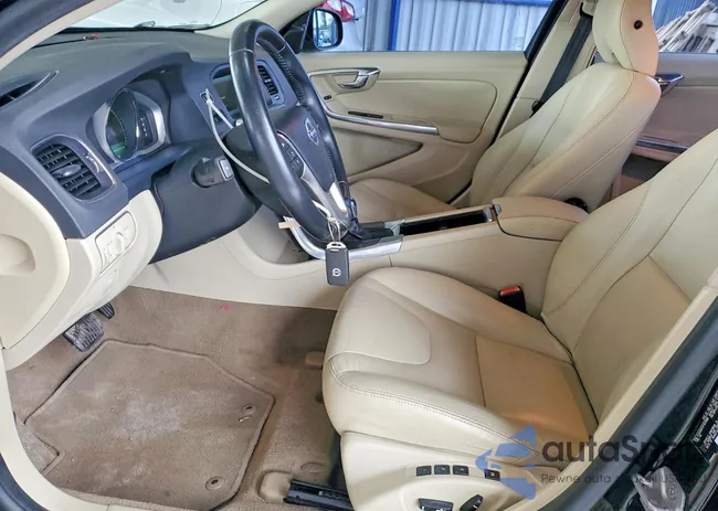 YV140MFC1F1317888: 72825895