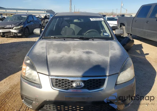 KNADH4A38B6944135: 75109335