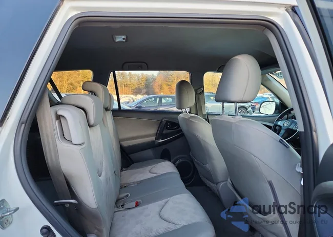 2T3BF4DV2BW132390: 74083225