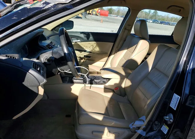 1HGCP2F65CA233047: 72224325