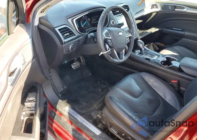 3FA6P0SU7GR304996: 74051695