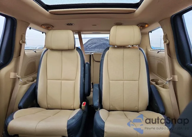 KNDME5C13F6028854: 74077885