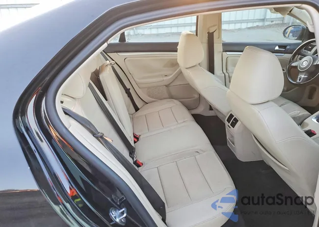 3VWRX7AJ1AM157681: 98997395