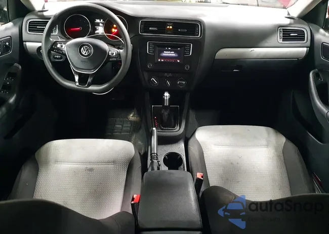 3VW2B7AJXHM377461: 72139375