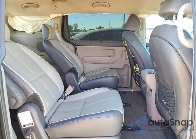 KNDMB5C18H6343712: 73042355