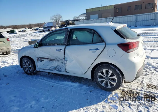 3KPA25AD2PE511871: 74842405