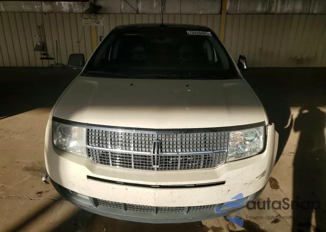 2LMDU68C18BJ39202: 75220485