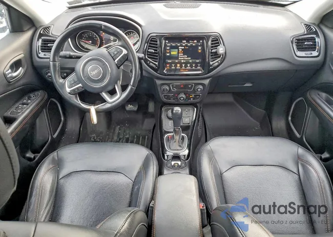 3C4NJDCB1JT483879: 72689205