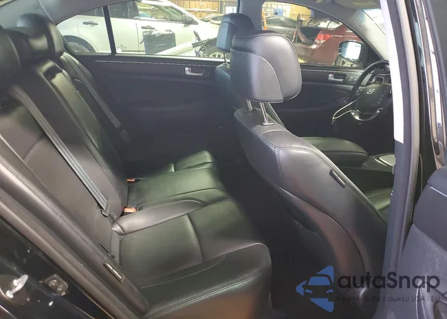 KMHGC4DD2DU239814: 75267385