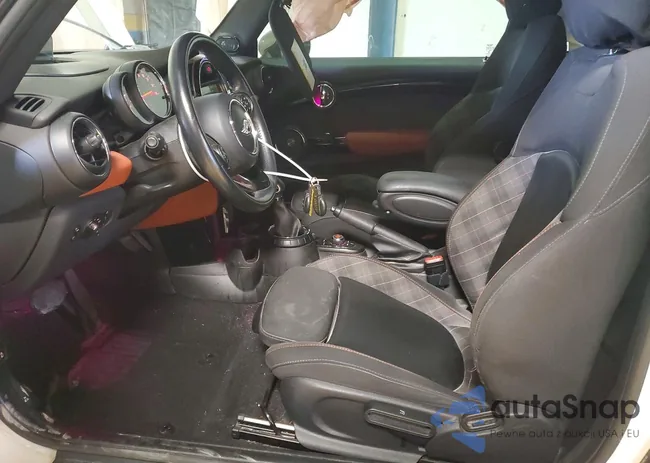 WMWXP7C39H3B94921: 74426965