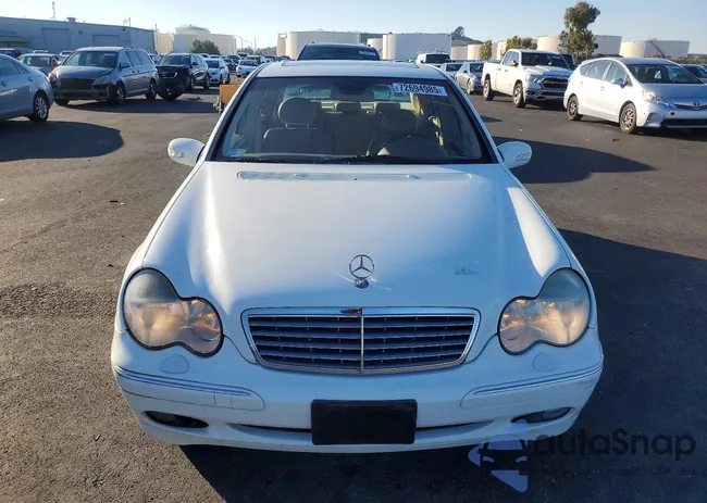 WDBRF64J02F244418: 72694985