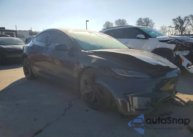 5YJ3E1ET5RF801531: 72873395