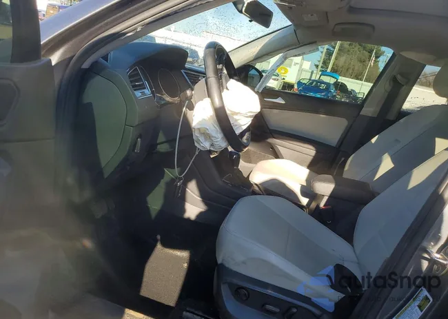 3VV2B7AX9KM182581: 72874225