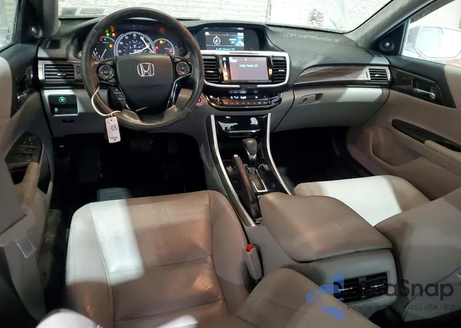 1HGCR2F83GA192628: 74417565