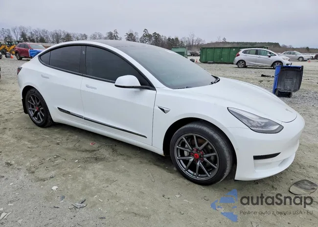 5YJ3E1EB0KF493360: 72992865