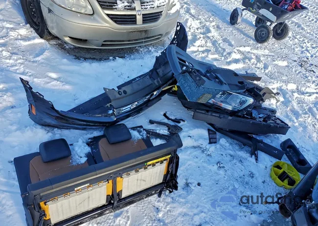 3VV2B7AX9JM161258: 98637745