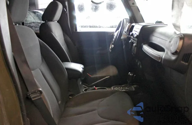 1C4BJWDG9FL670329: 72668965