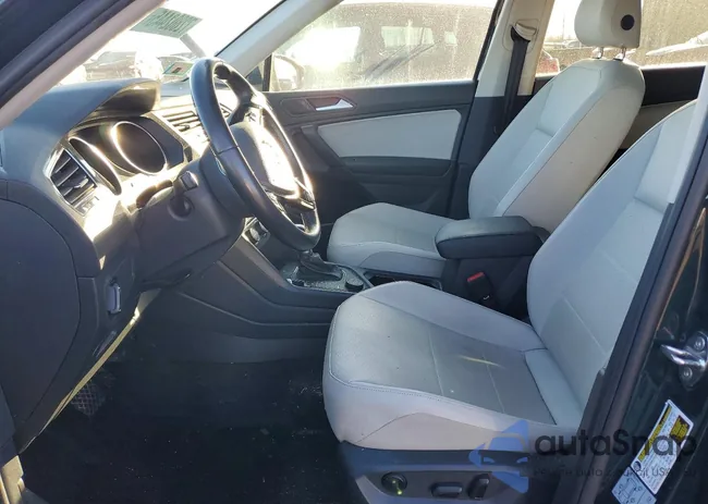 3VV2B7AX5KM159329: 72802445