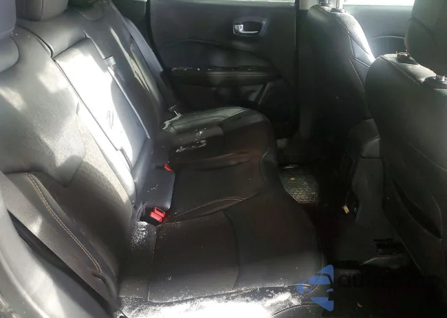 3C4NJDBB5LT196937: 73975395