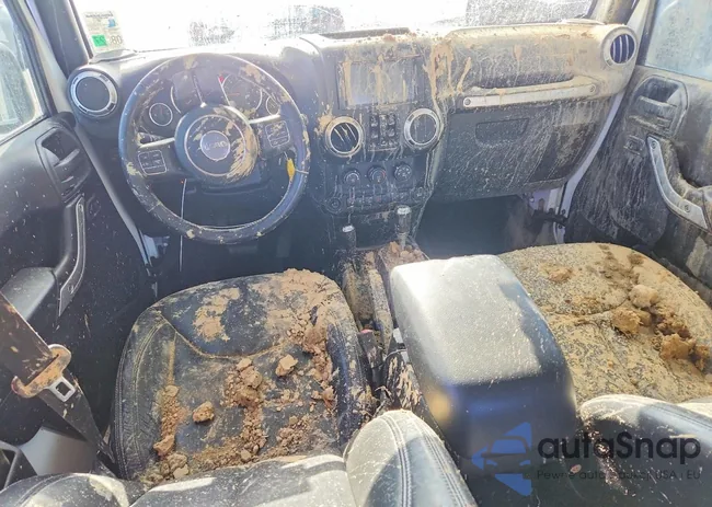 1C4BJWFG7GL186240: 73978355