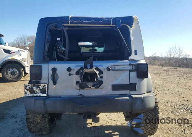 1C4BJWFG9GL205547: 73809535