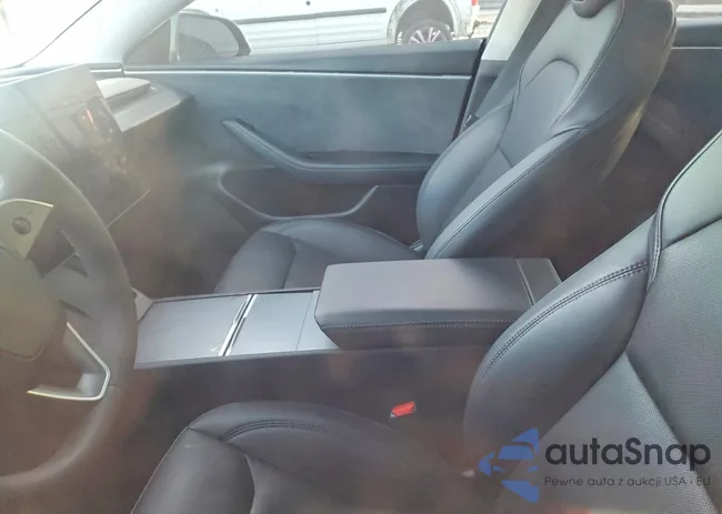 5YJ3E1EB5RF790165: 98943665