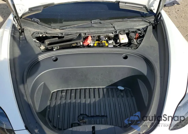 5YJ3E1EC8MF973366: 72590855