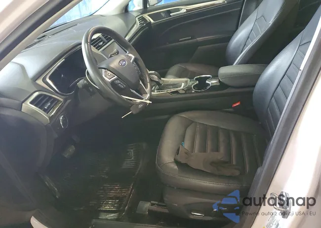 3FA6P0PU7GR300455: 73255005