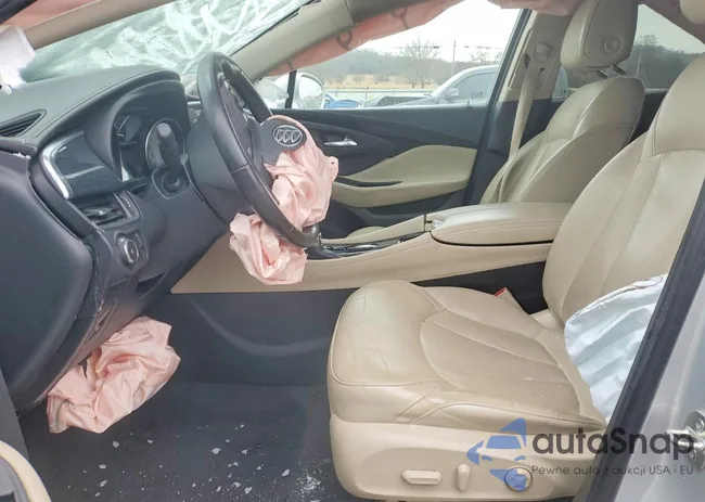 LRBFX1SA8JD016716: 74904555