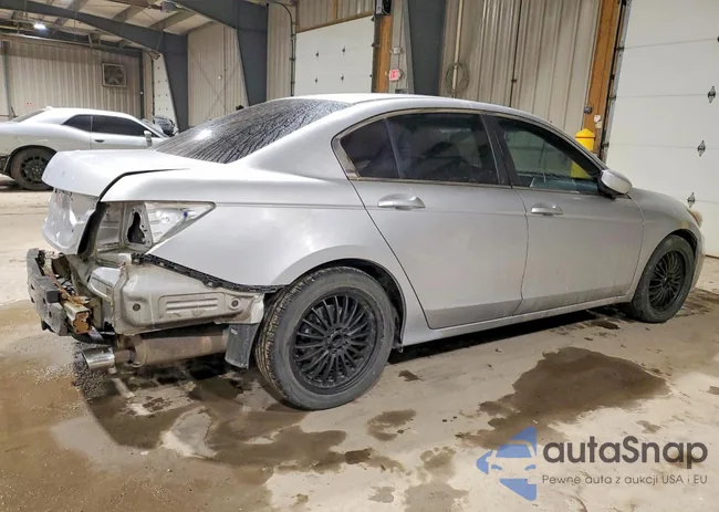 1HGCP2F64BA128742: 73612355