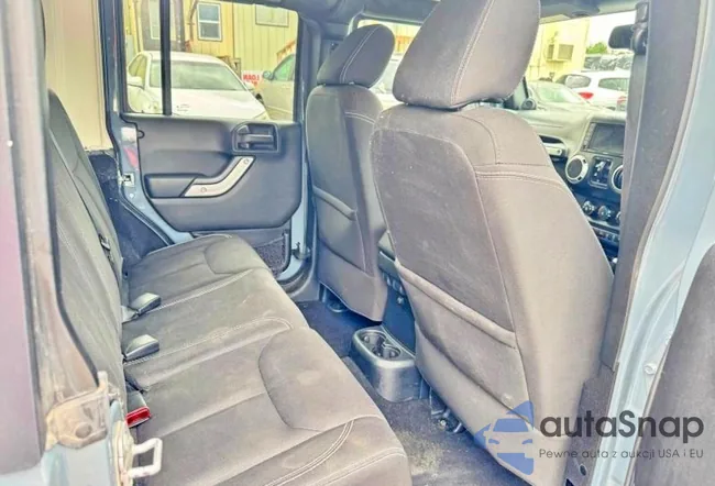 1C4BJWEG1EL304085: 74501765