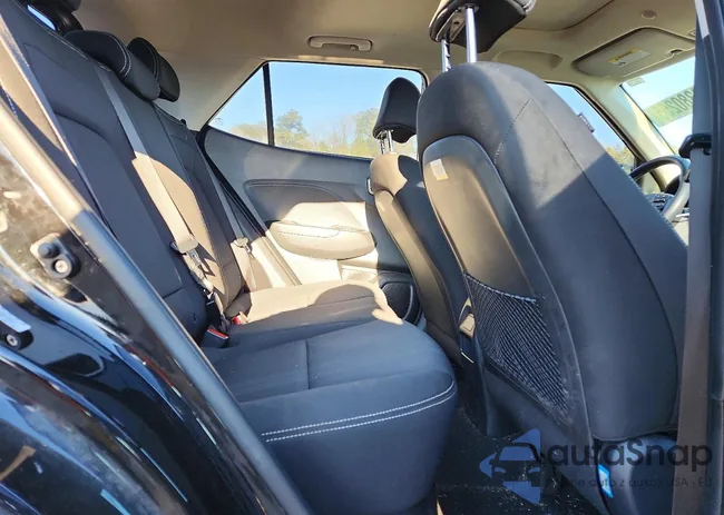 KMHRC8A34RU289679: 98380255