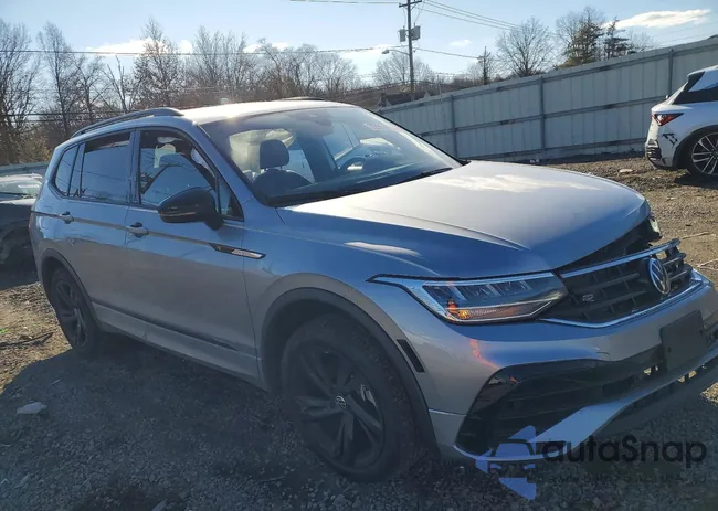 3VV8B7AX0RM160411: 72911955